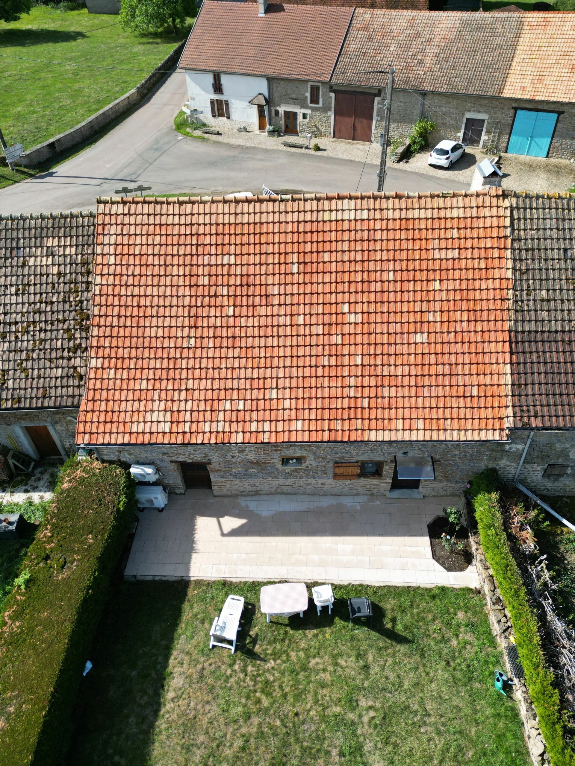 Démoussage de toiture réalisé par DTS Drone Solutions